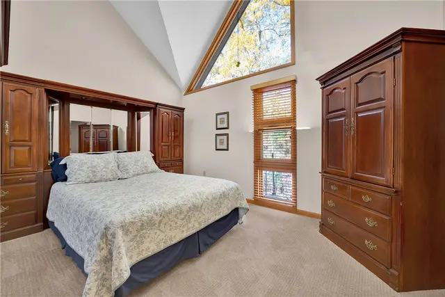 1403 Towne Square Dr gallery image 22