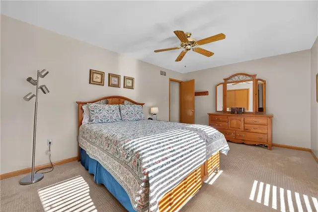 1403 Towne Square Dr gallery image 26