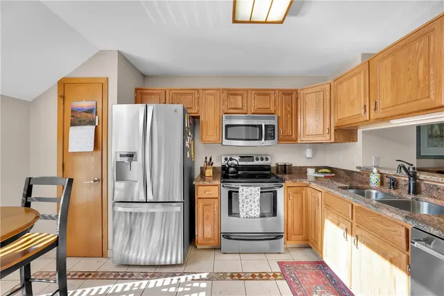 1403 Towne Square Dr gallery image 51