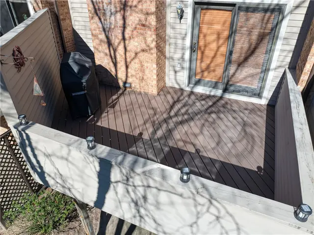 1404 Towne Square Dr gallery image 14