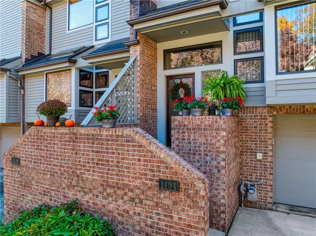 1404 Towne Square Dr gallery image 16