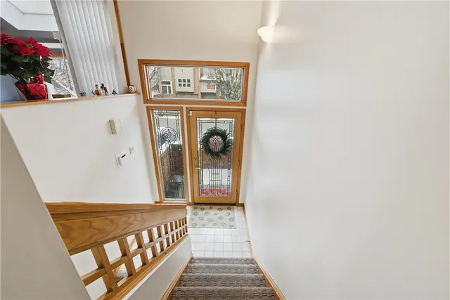 1404 Towne Square Dr gallery image 23