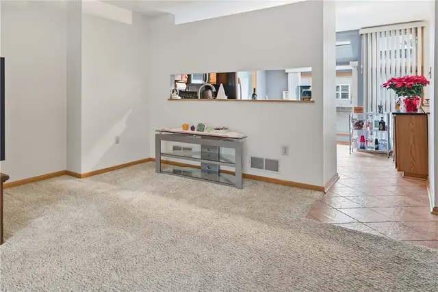1404 Towne Square Dr gallery image 29