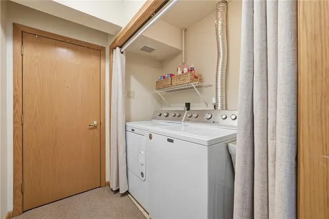 1404 Towne Square Dr gallery image 36
