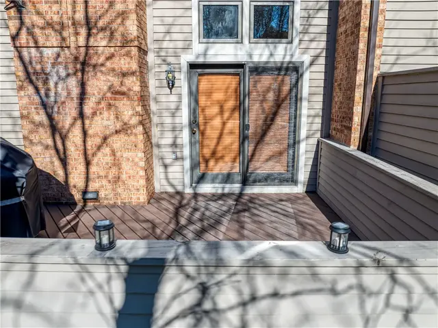 1404 Towne Square Dr gallery image 39