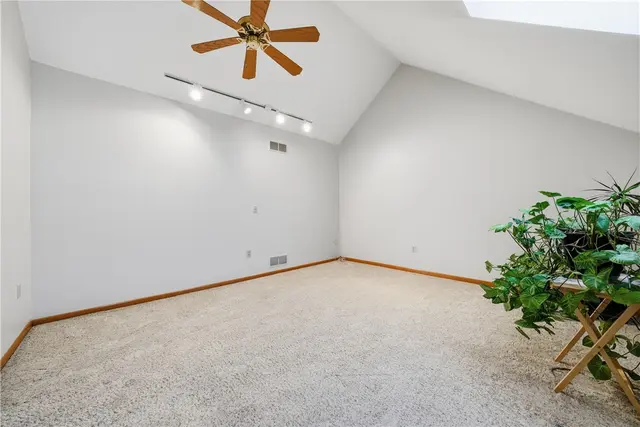 1404 Towne Square Dr gallery image 40
