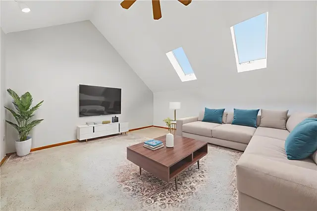 1404 Towne Square Dr gallery image 42