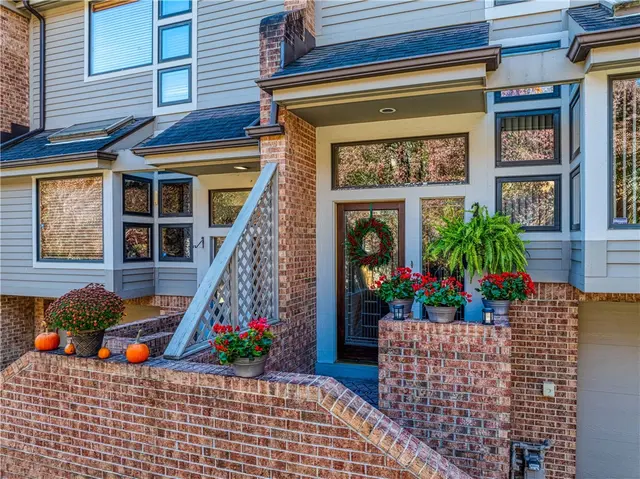 1404 Towne Square Dr gallery image 43