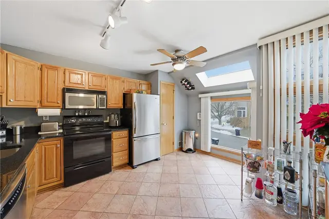 1404 Towne Square Dr gallery image 44