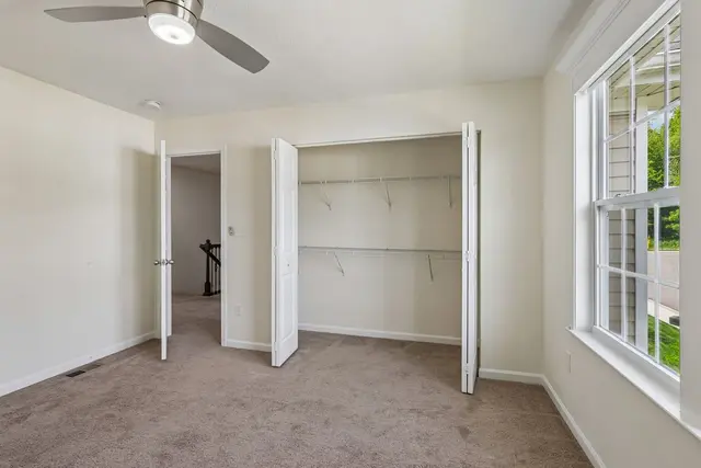 1407 Windsor COURT gallery image 33
