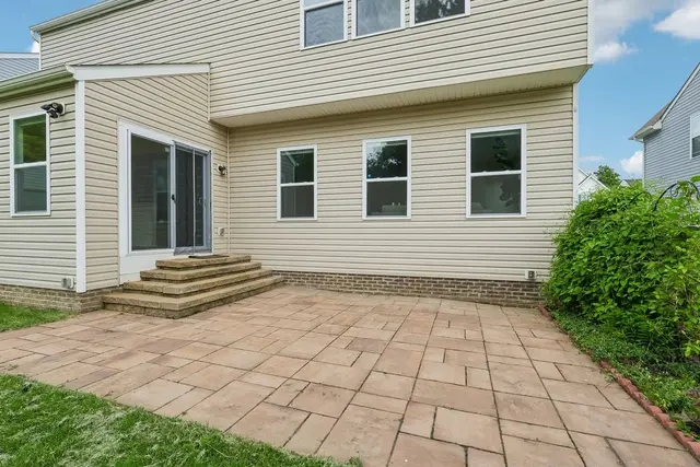 1407 Windsor COURT gallery image 35