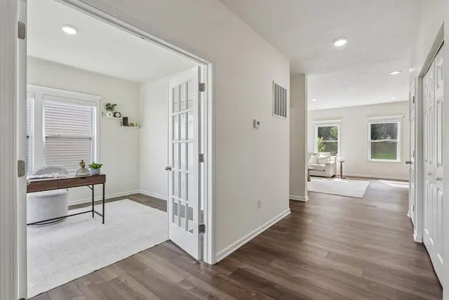1407 Windsor COURT gallery image 38