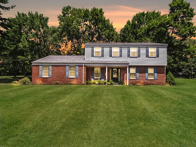141 Clover Ln gallery image 4