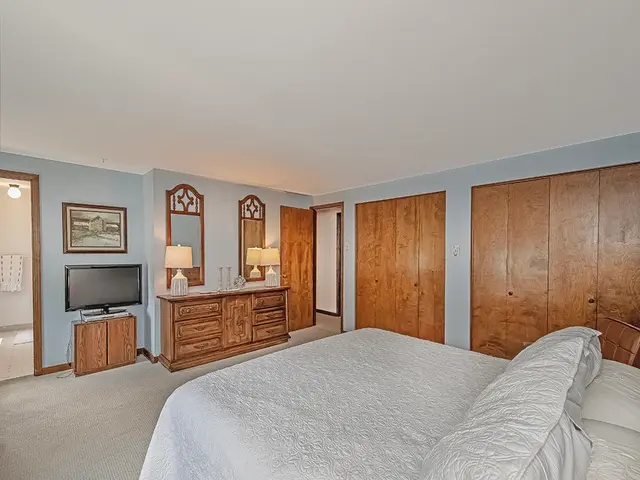 141 Clover Ln gallery image 11
