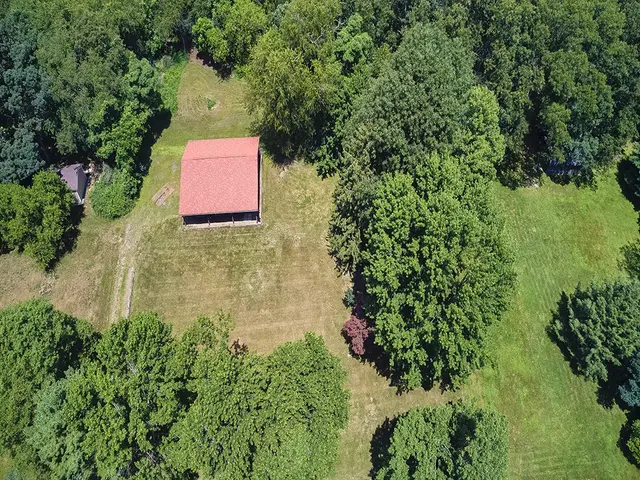 141 Clover Ln gallery image 19