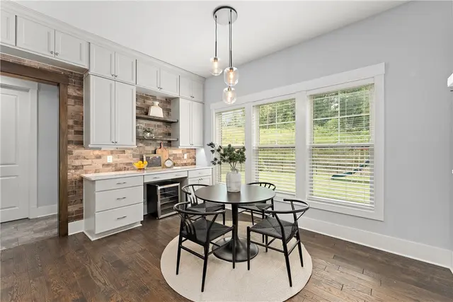 141 Seneca Pl gallery image 3