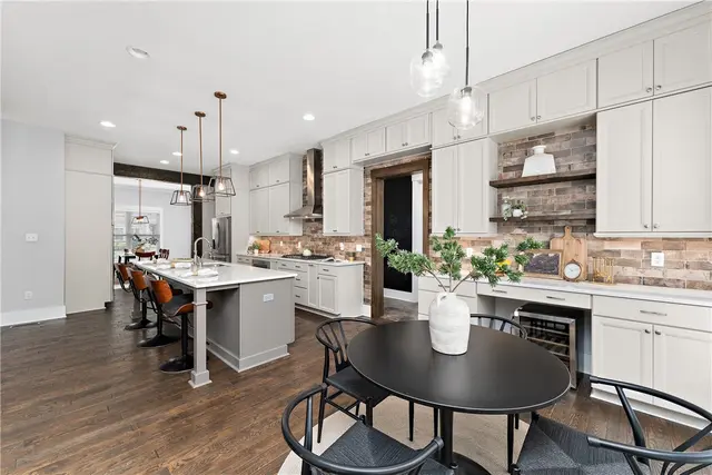141 Seneca Pl gallery image 5