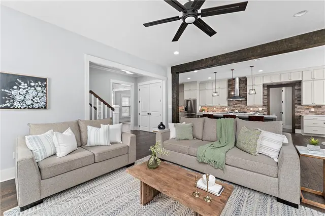 141 Seneca Pl gallery image 9