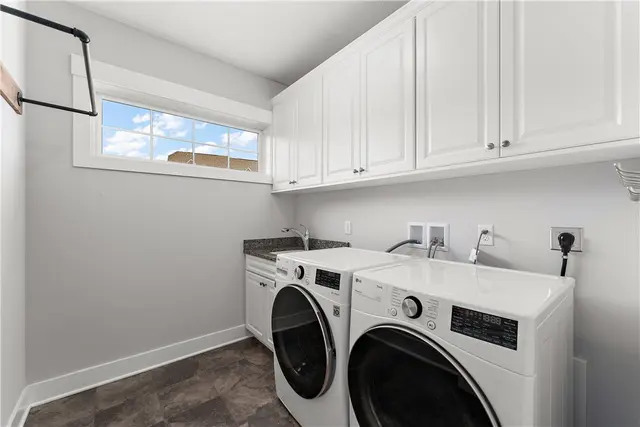 141 Seneca Pl gallery image 12
