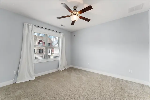 141 Seneca Pl gallery image 14
