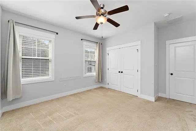 141 Seneca Pl gallery image 15