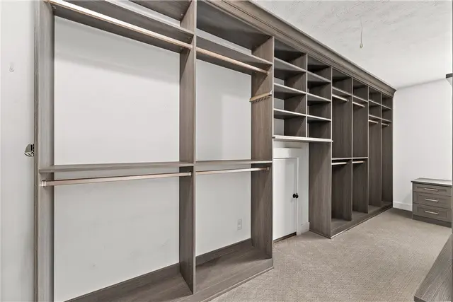 141 Seneca Pl gallery image 19