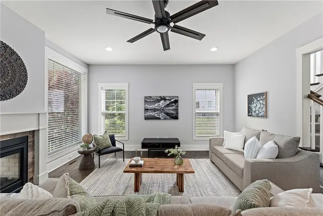 141 Seneca Pl gallery image 25