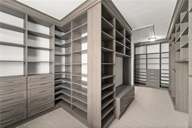 141 Seneca Pl gallery image 33