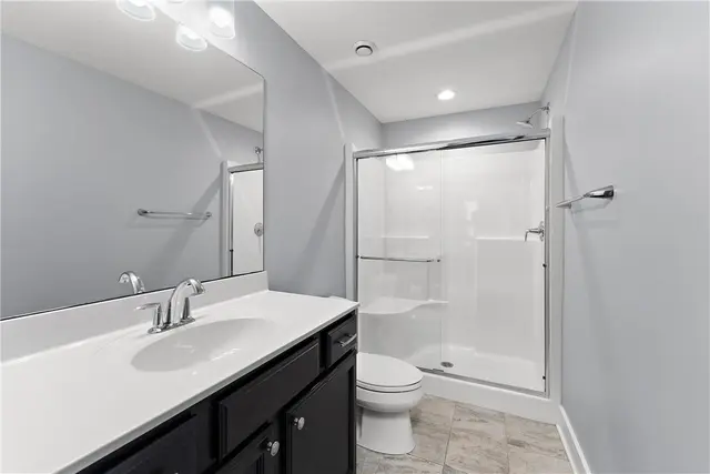 141 Seneca Pl gallery image 36
