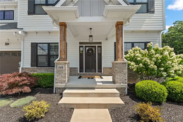 141 Seneca Pl gallery image 38