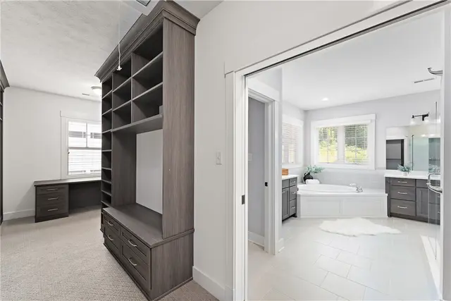 141 Seneca Pl gallery image 43