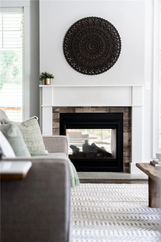 141 Seneca Pl gallery image 46