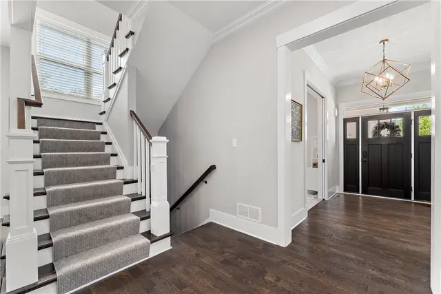 141 Seneca Pl gallery image 50