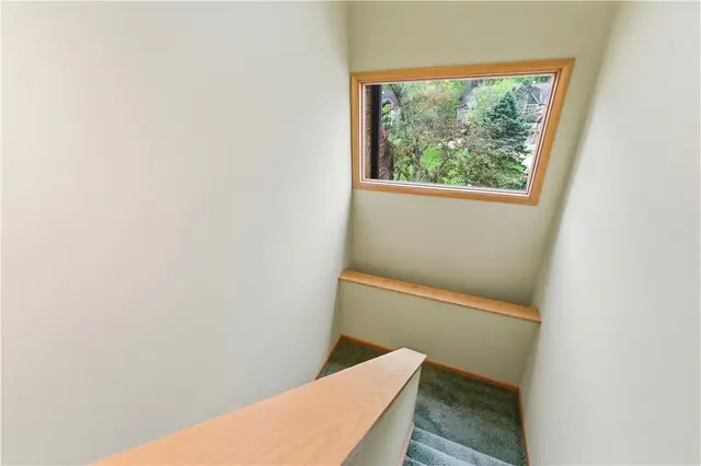 1419 Towne Square Dr gallery image 8