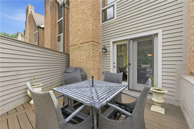 1419 Towne Square Dr gallery image 13