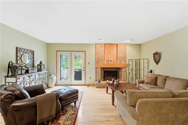 1419 Towne Square Dr gallery image 29