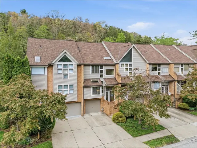 1419 Towne Square Dr gallery image 31