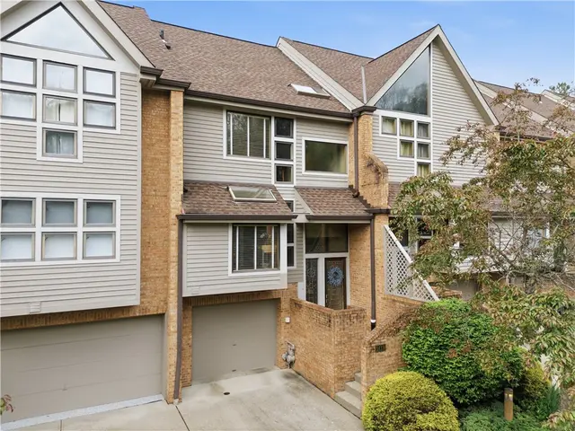 1419 Towne Square Dr gallery image 37