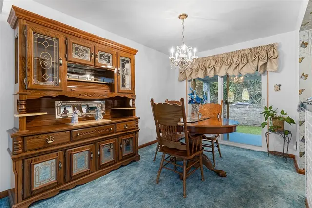 142 Donmor Drive gallery image 8