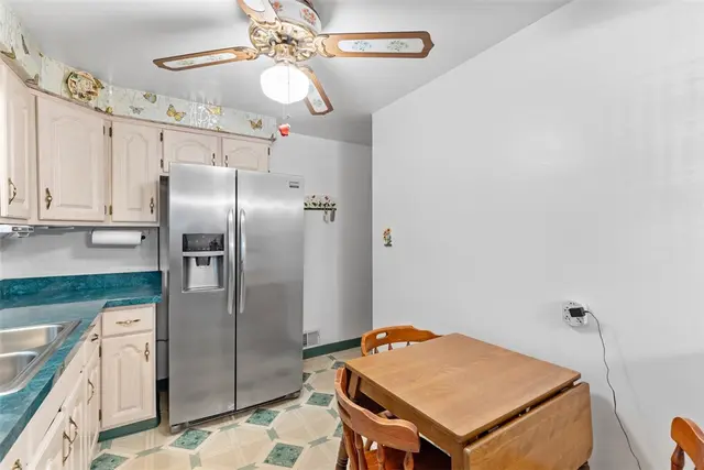 142 Donmor Drive gallery image 10