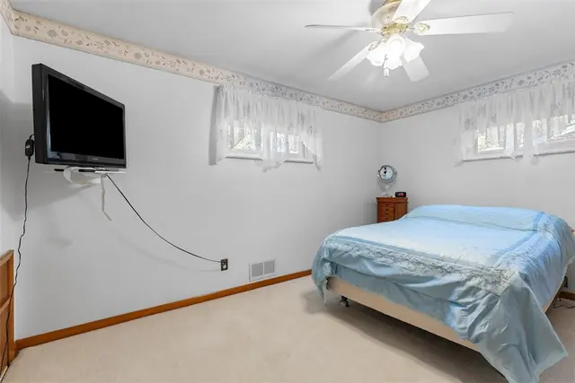 142 Donmor Drive gallery image 15