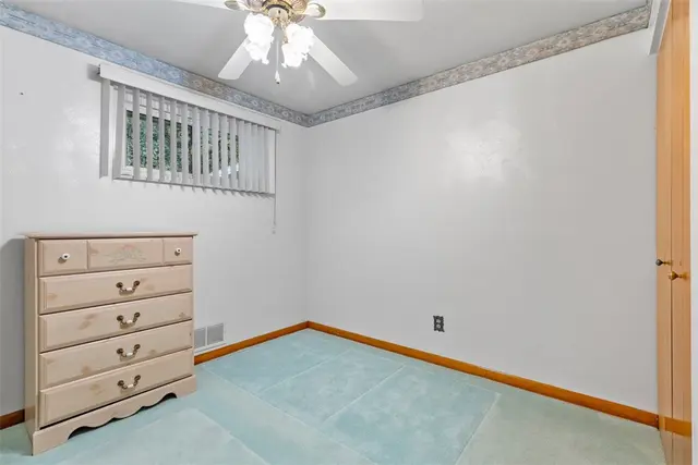 142 Donmor Drive gallery image 20