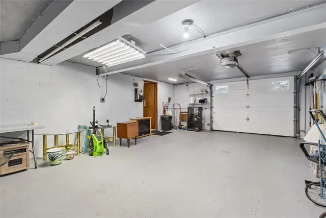 142 Donmor Drive gallery image 30