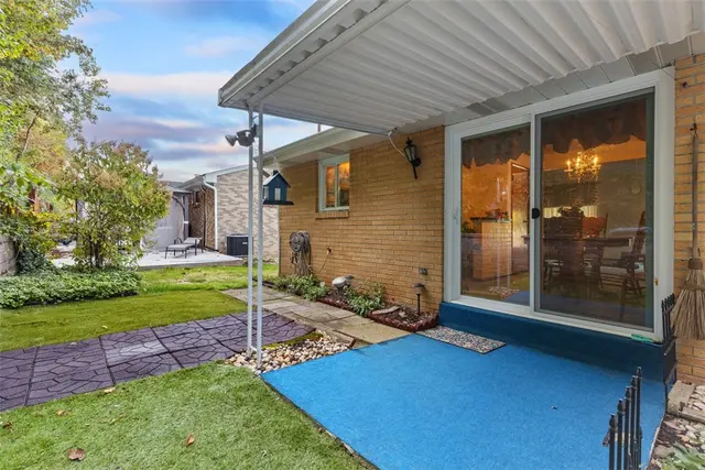 142 Donmor Drive gallery image 35