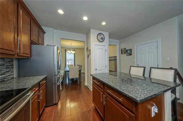 142 DORSCH DRIVE gallery image 3