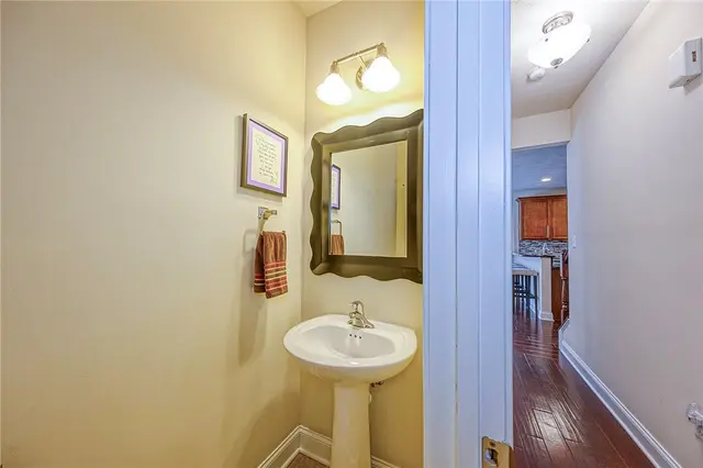 142 DORSCH DRIVE gallery image 12
