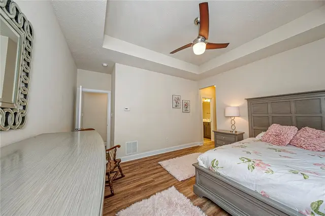 142 DORSCH DRIVE gallery image 14