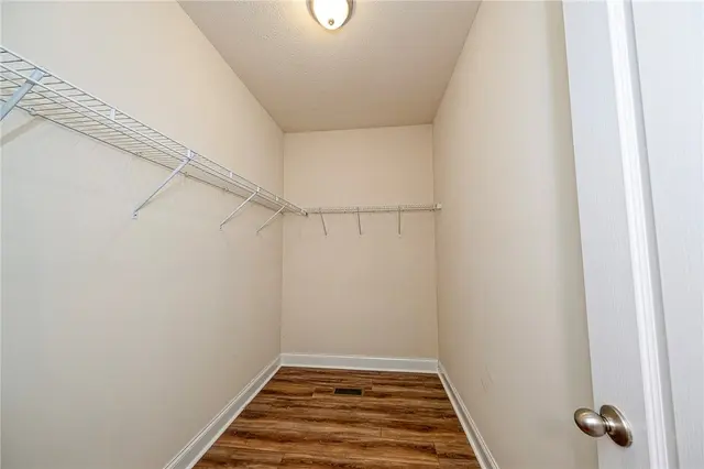 142 DORSCH DRIVE gallery image 16