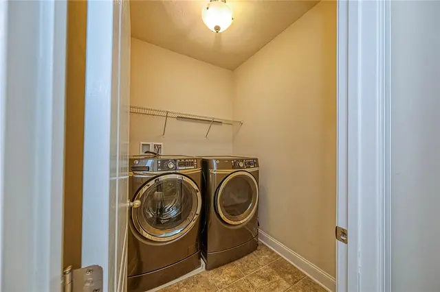 142 DORSCH DRIVE gallery image 17