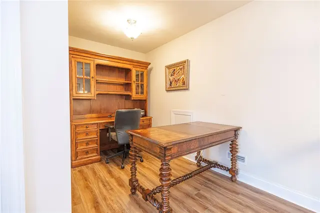 142 DORSCH DRIVE gallery image 21